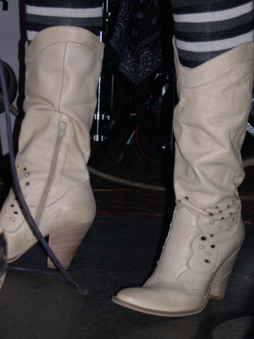 gal/Ursula Rucker/boots.jpg